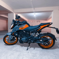 KTM Duke 200