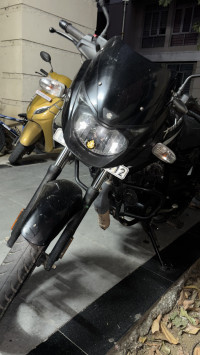 Black Bajaj Pulsar 125