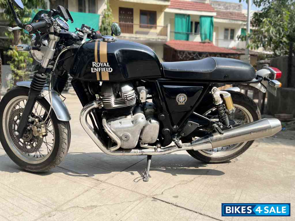 Magic Black Royal Enfield Continental GT 650