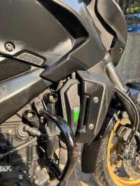 Matte Black Bajaj Dominar 400