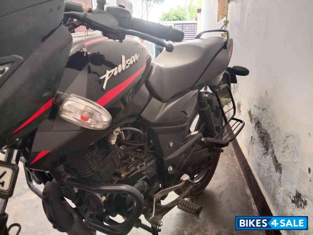 Bajaj Pulsar 125