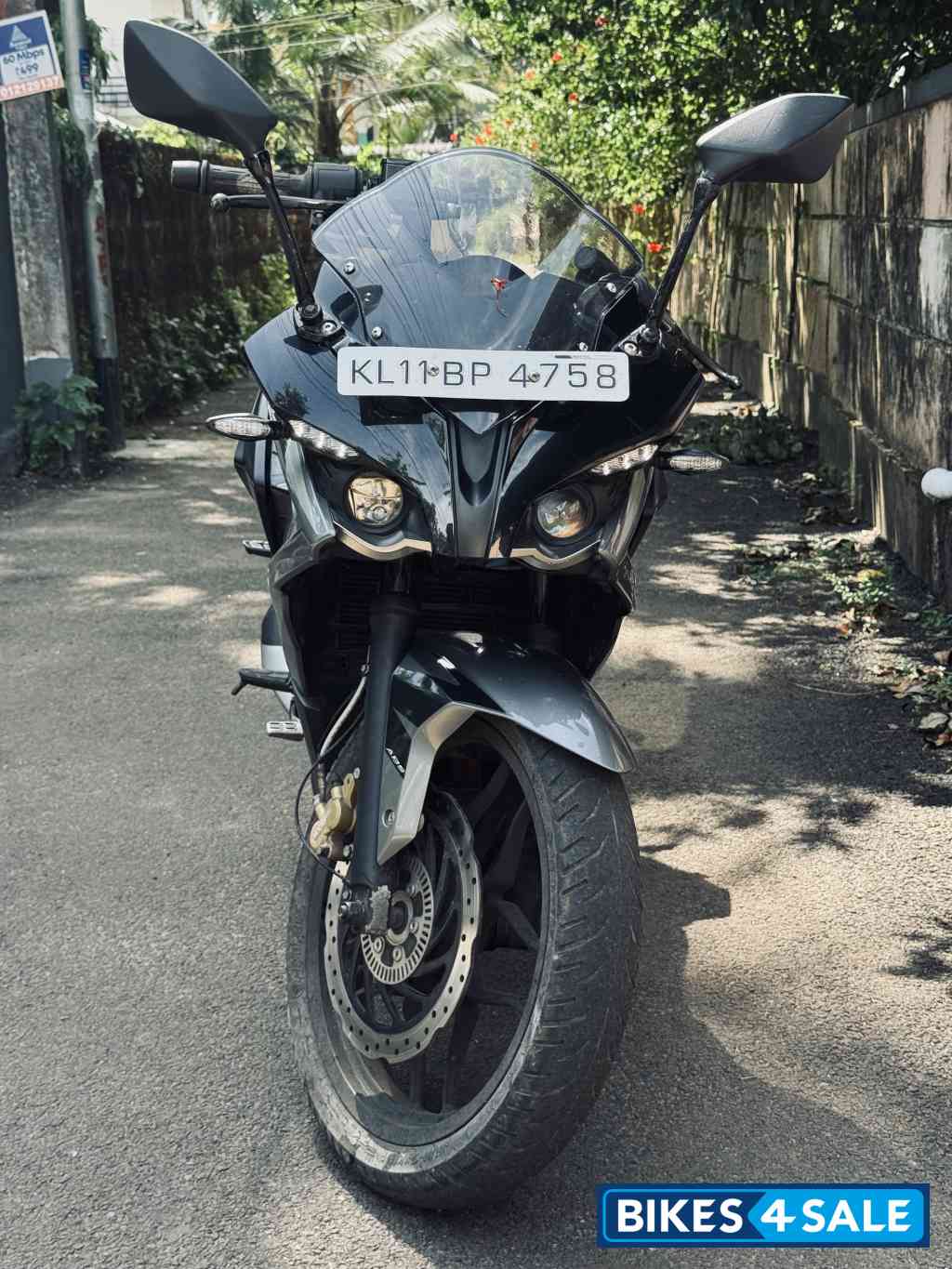 Bajaj Pulsar RS 200