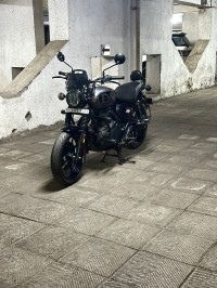 Dapper Grey Royal Enfield Hunter 350 Metro