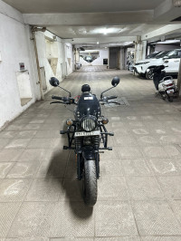 Dapper Grey Royal Enfield Hunter 350 Metro