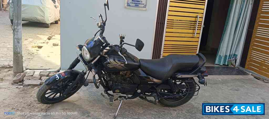 Bajaj Avenger 180 DTS-i