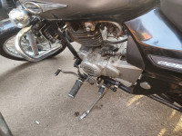 Black Bajaj Avenger Cruise 220