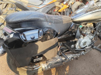 Black Bajaj Avenger Cruise 220
