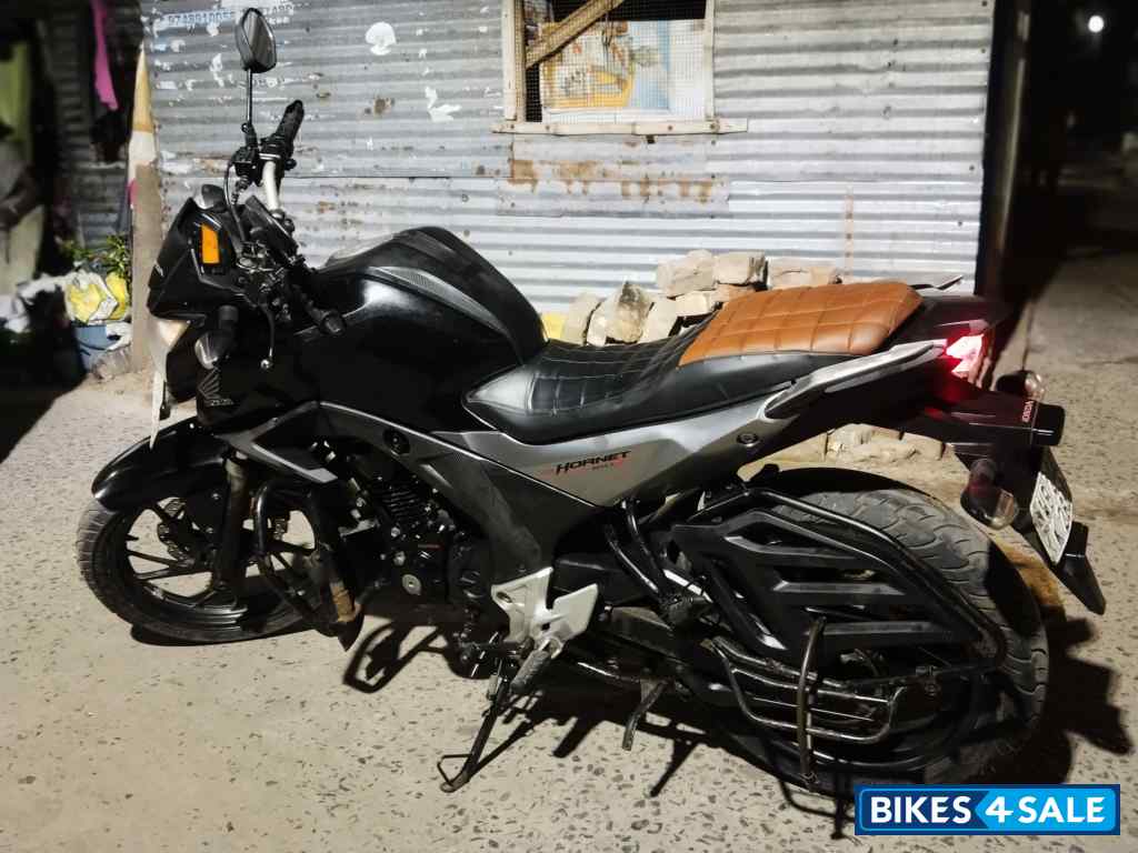 Black Honda CB Hornet 160R