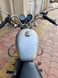 Silver Royal Enfield Thunderbird 350