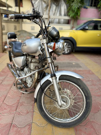 Silver Royal Enfield Thunderbird 350