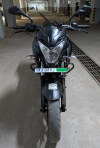 Black Bajaj Pulsar 200 NS
