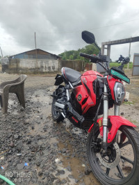 Revolt RV400 Eclipse Red