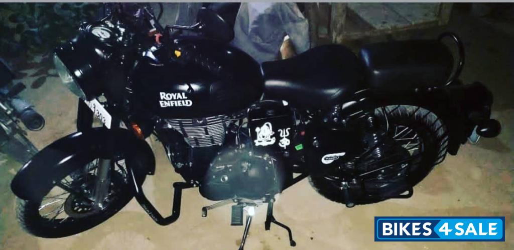 Royal Enfield Classic Stealth Black