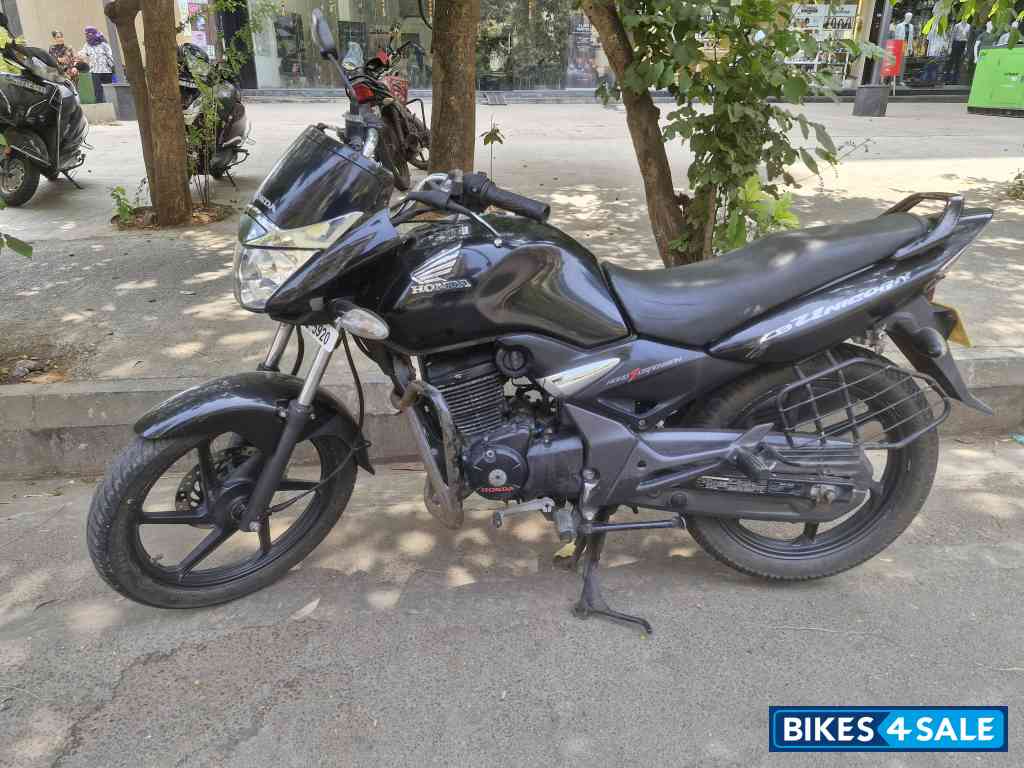 Black Honda CB Unicorn