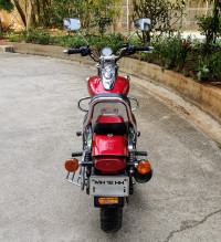 Red Bajaj Avenger 220 DTS-i