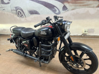 Royal Enfield Classic Stealth Black 2023 Model