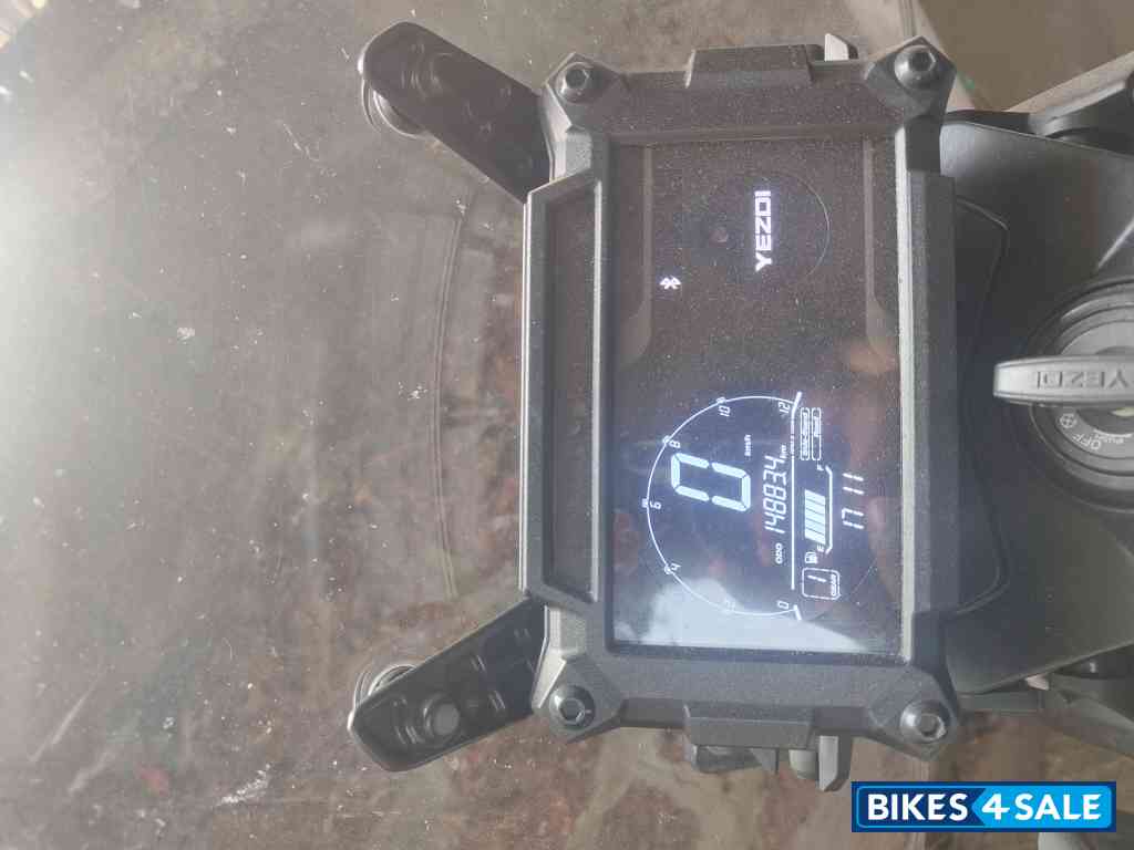 Yezdi Adventure Gloss