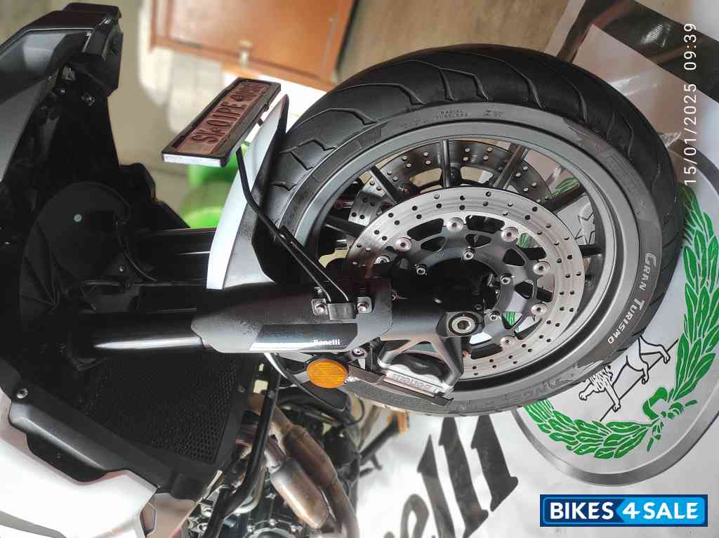 White Benelli TRK 502 BS6