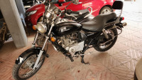 Black Bajaj Avenger 220 DTS-i
