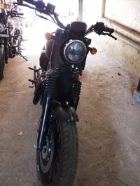 Yezdi Roadster Dark 2022 Model