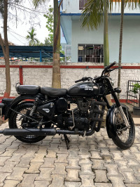 Royal Enfield Classic Stealth Black 2019 Model