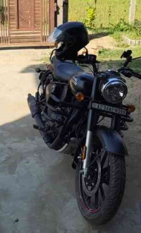 Royal Enfield Classic Stealth Black 2022 Model