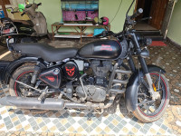 Royal Enfield Classic Stealth Black 2021 Model