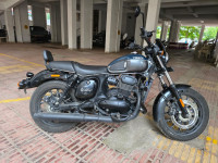 Yezdi Roadster Dual Tone 2023 Model