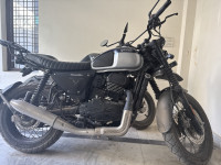 Yezdi Scrambler Dual Tone 2023 Model