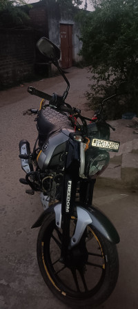 Bajaj Freedom 125 NG04 Drum 2024 Model
