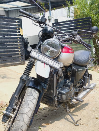 Yezdi Scrambler Dual Tone 2022 Model