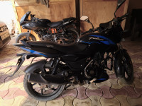 Bajaj Pulsar 125 Carbon Fibre Disc Single Seat 2023 Model