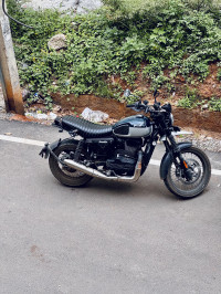 Yezdi Scrambler Dual Tone 2022 Model