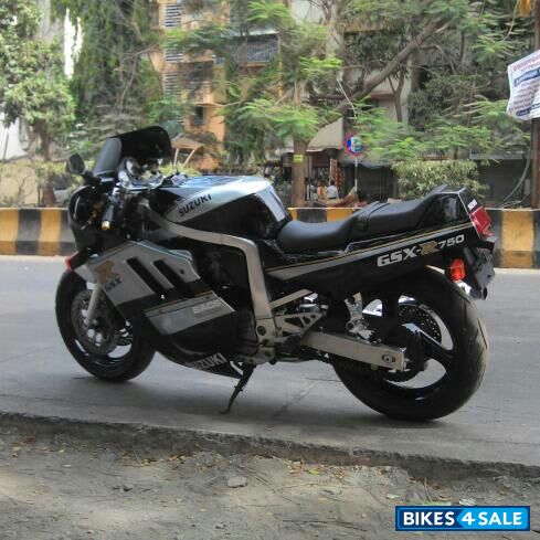 Used 1989 model Suzuki GSX R750 for sale in Mumbai. ID 100381