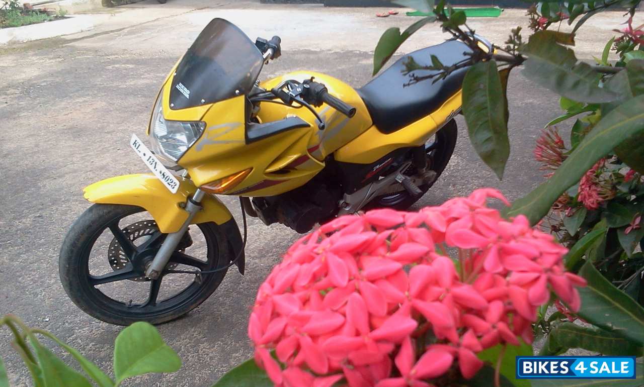 Yellow Hero Karizma