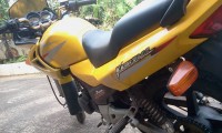 Yellow Hero Karizma