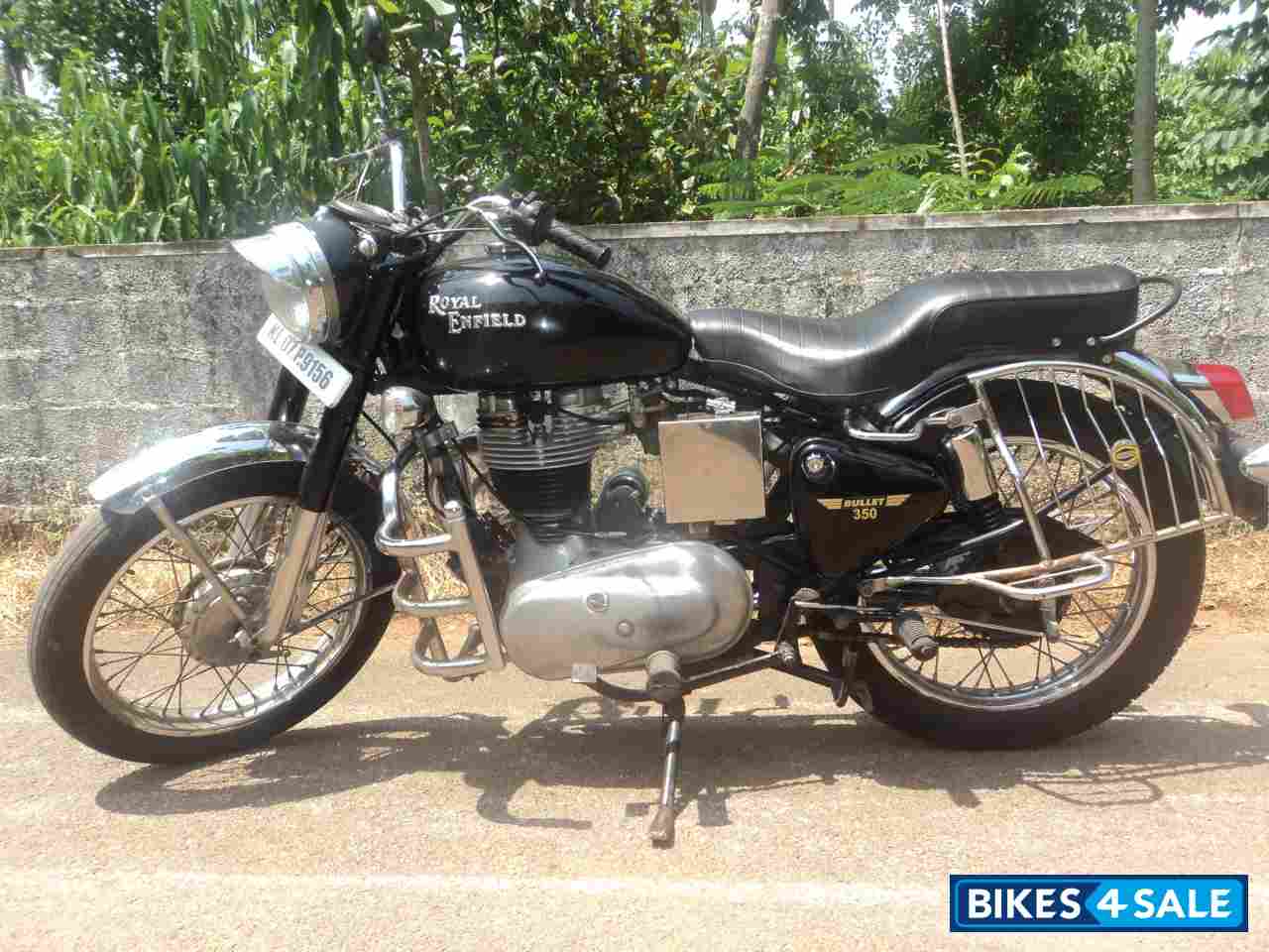 Black Royal Enfield Vintage Bullet