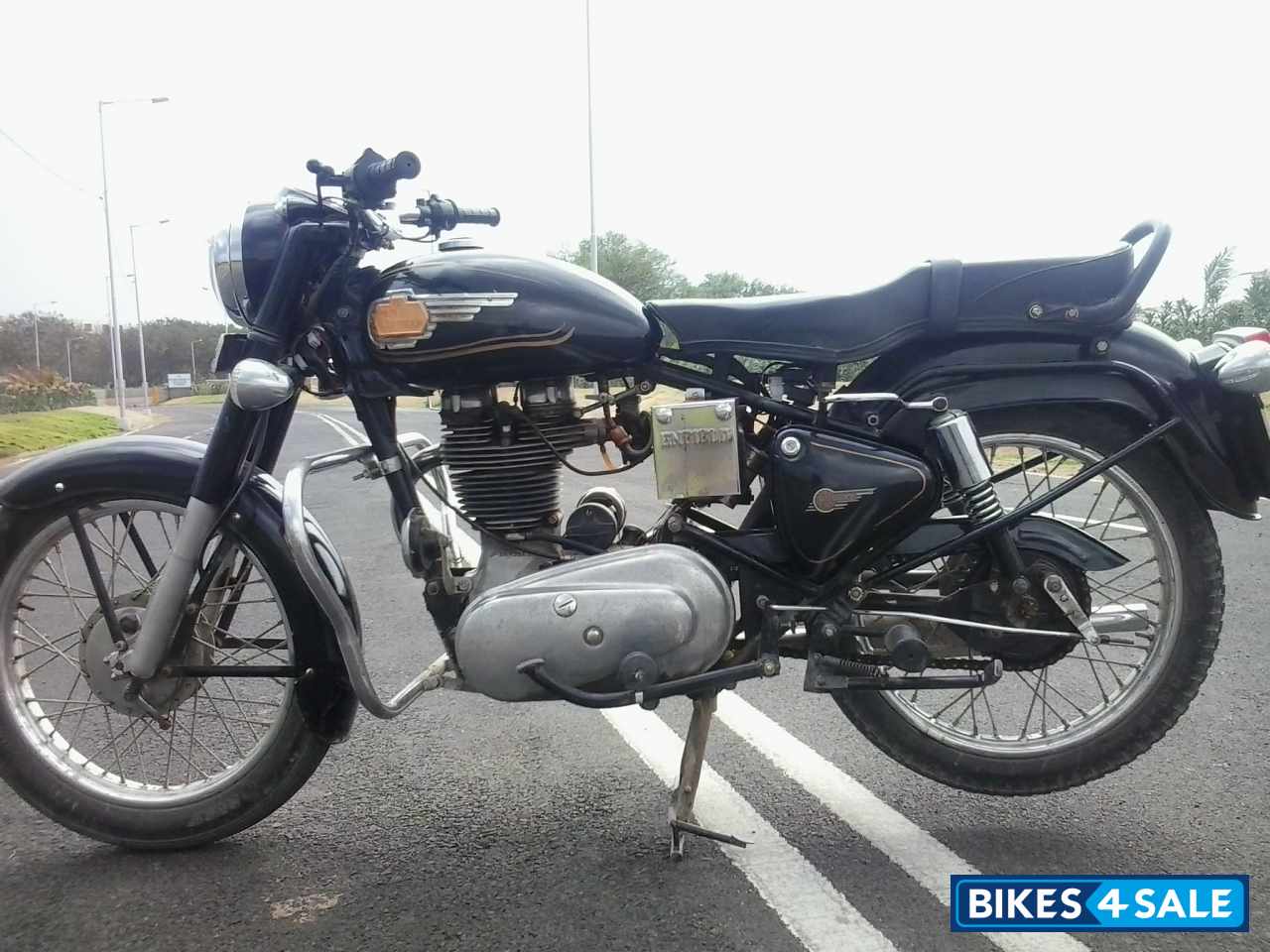 Black Royal Enfield Bullet Standard 350