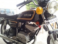 Black Yamaha RX 135