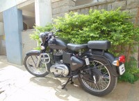 Matte Black Royal Enfield Bullet Standard 350