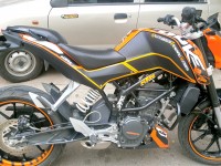 Orange KTM Duke 200