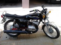 Black Yamaha RX 135