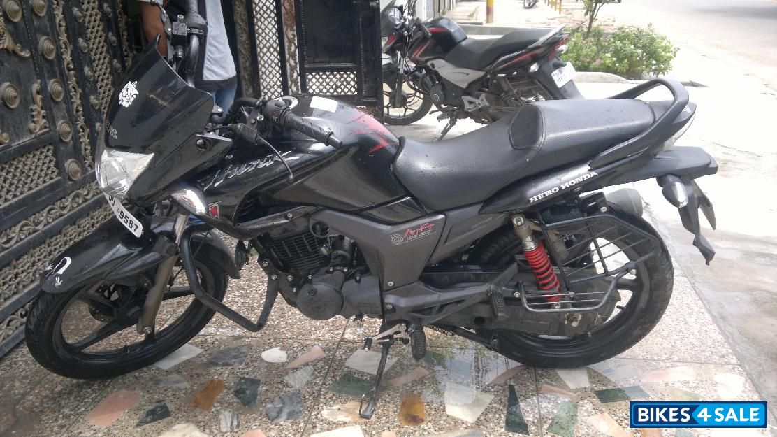 Used 2011 model Hero Hunk for sale in Lucknow. ID 103338. Black