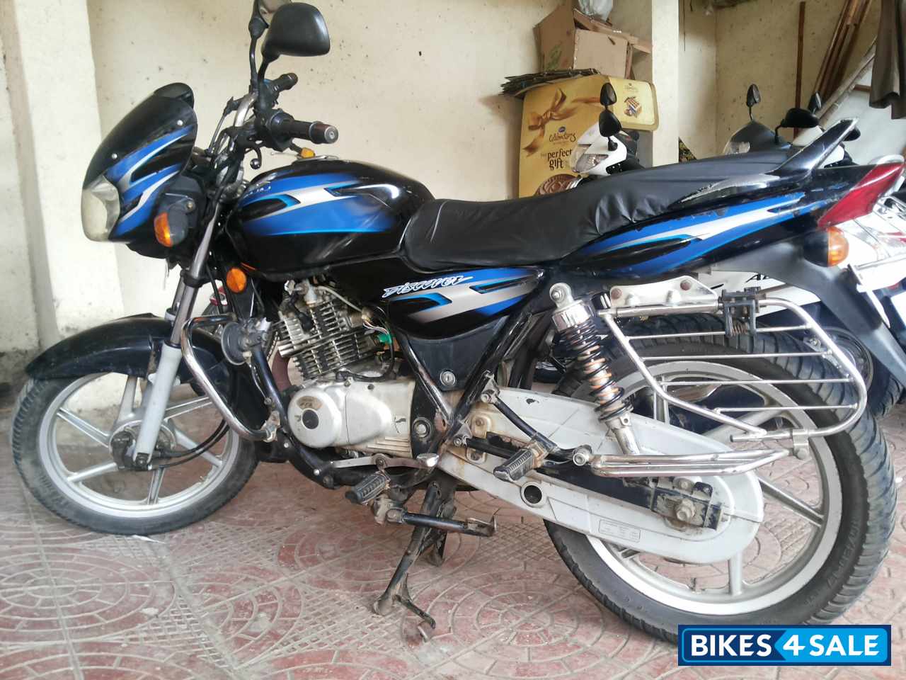 Black Bajaj Discover DTSi 125