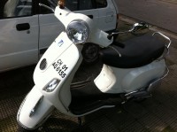 White Vespa LX 125