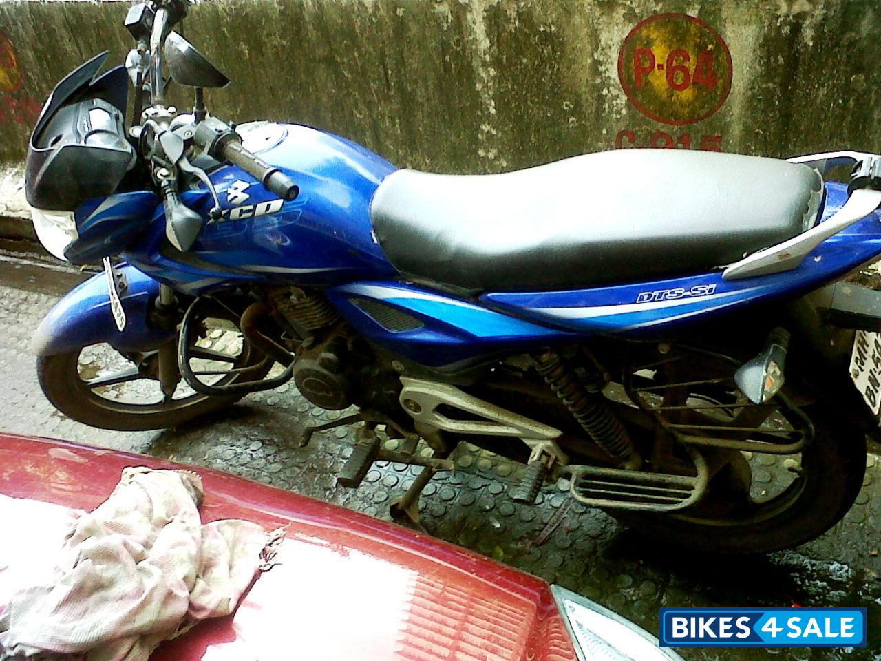 Blue Bajaj XCD 135 DTS-Si