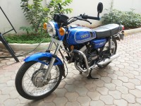 Blue Yamaha RD 350