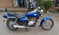 Blue Bajaj Avenger 180 DTS-i