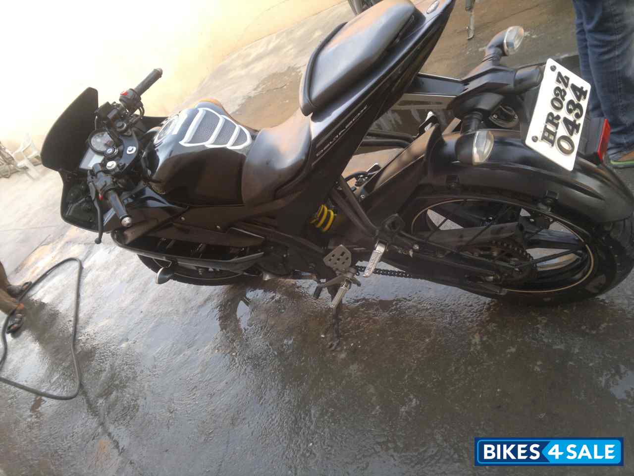 Z Black Yamaha YZF R15 V2 Z Black Yamaha YZF R15 V2