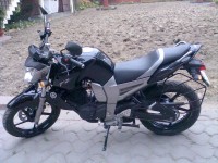 Black Yamaha FZ16